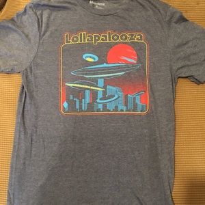 Lollapalooza T-shirt size M